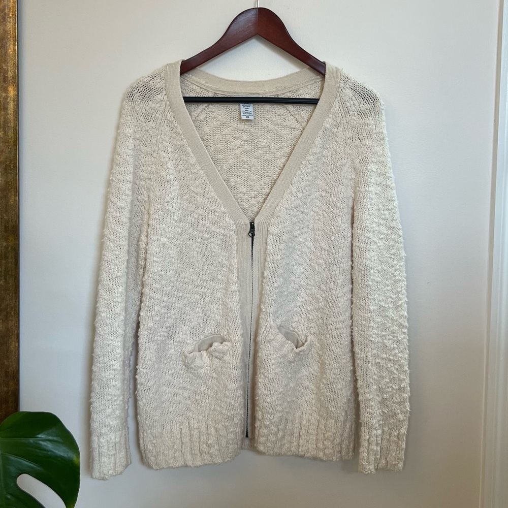 ❌SOLD❌ Comfy zip up cream knit cardigan